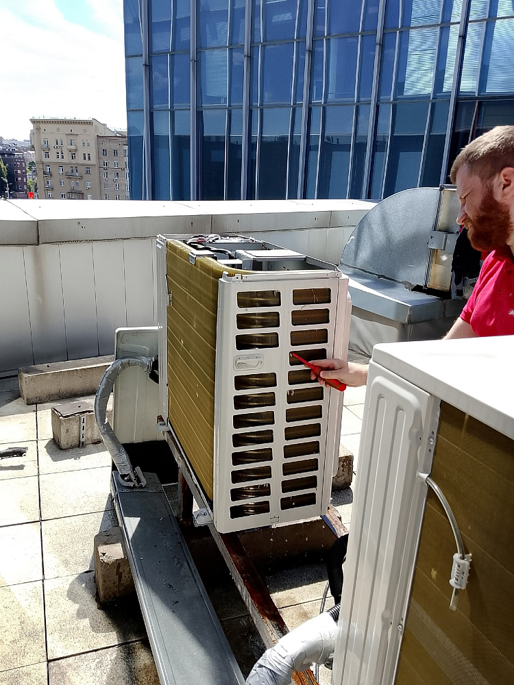 Диагностика наружного блока кондиционера в московском филиале КОРДИАНТ