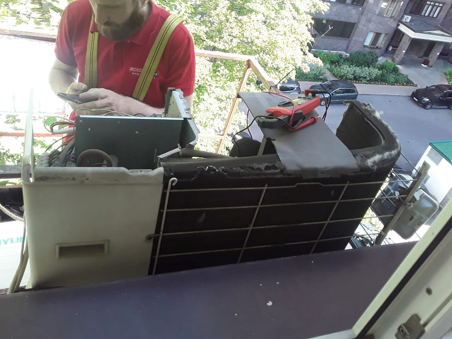 ремонт кондиционера с автовышки